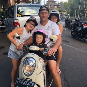 Meet your Posher, Holly